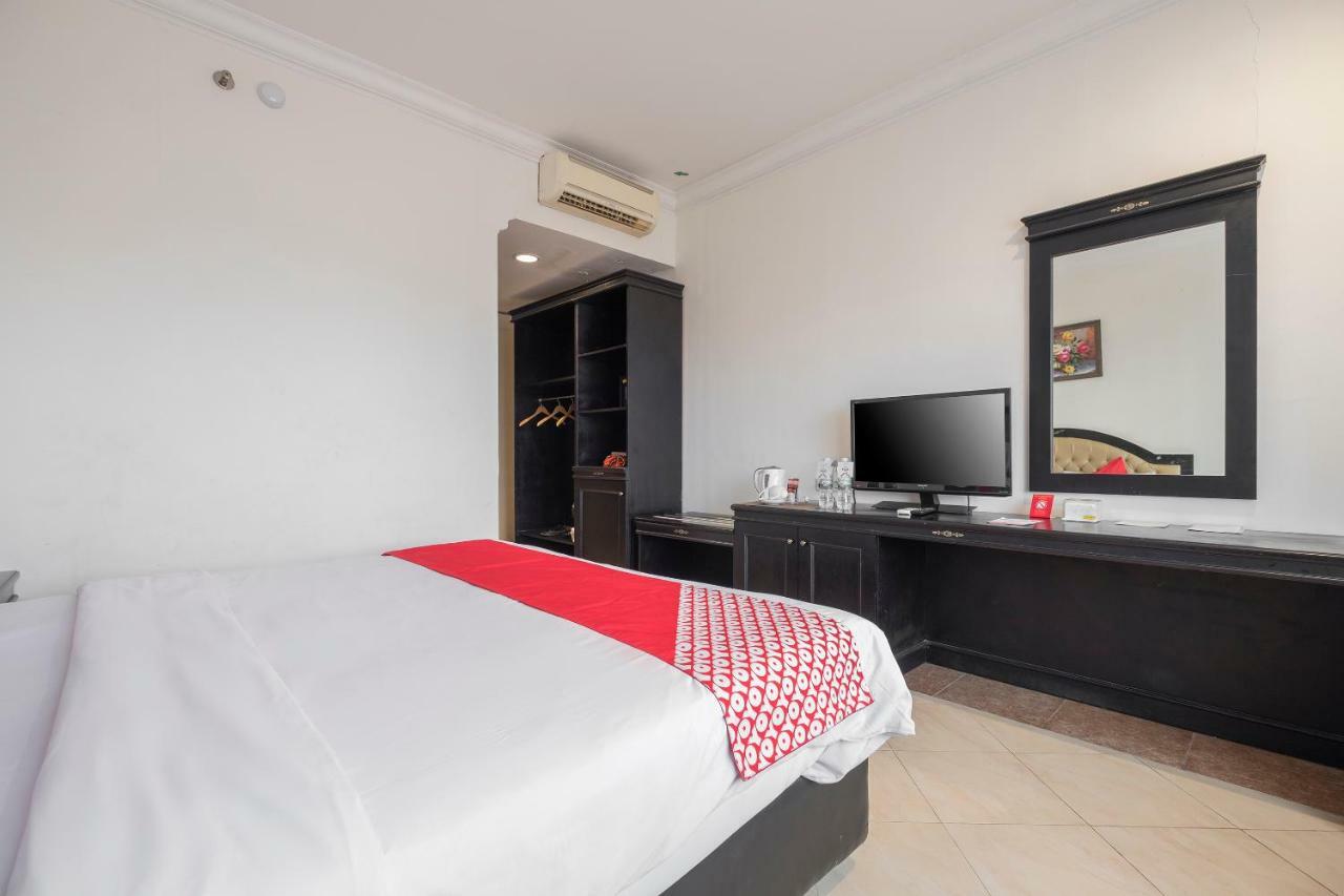 Hotel Sutomo Makassar Exterior photo