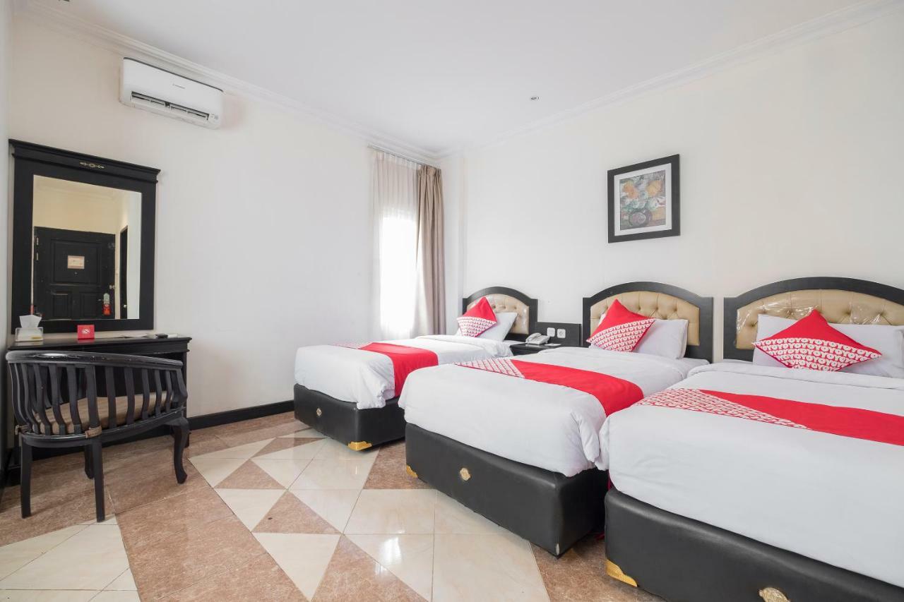 Hotel Sutomo Makassar Exterior photo
